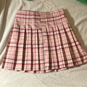 Pleated plaid pink tennis skirt